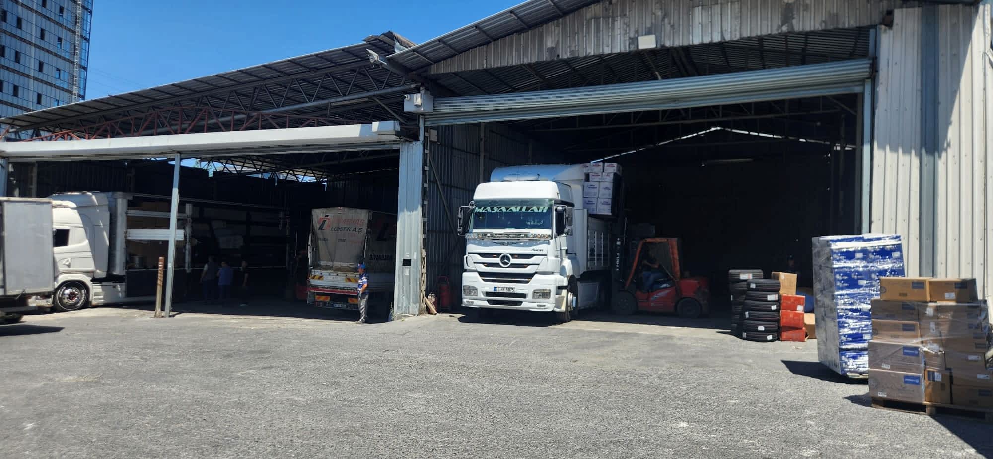 Diyartaş Lojistik | Hizmetlerimiz | İş dünyasında zamanın ne kadar kritik olduğunun farkındayız. Bu nedenle, kargolarınızı sadece taşımıyor, aynı zamanda iş süreçlerinize hız ve değer katıyoruz. Diyartaş Lojistik olarak sunduğumuz teslimat garantisi ile tanışın.